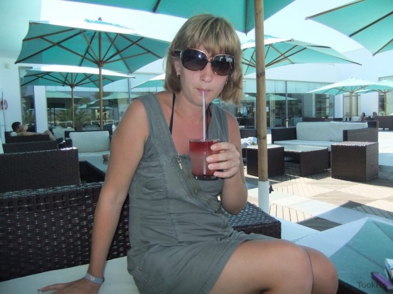LIVErosse – Busty Pov Chick schlug vor dem Spukhaus